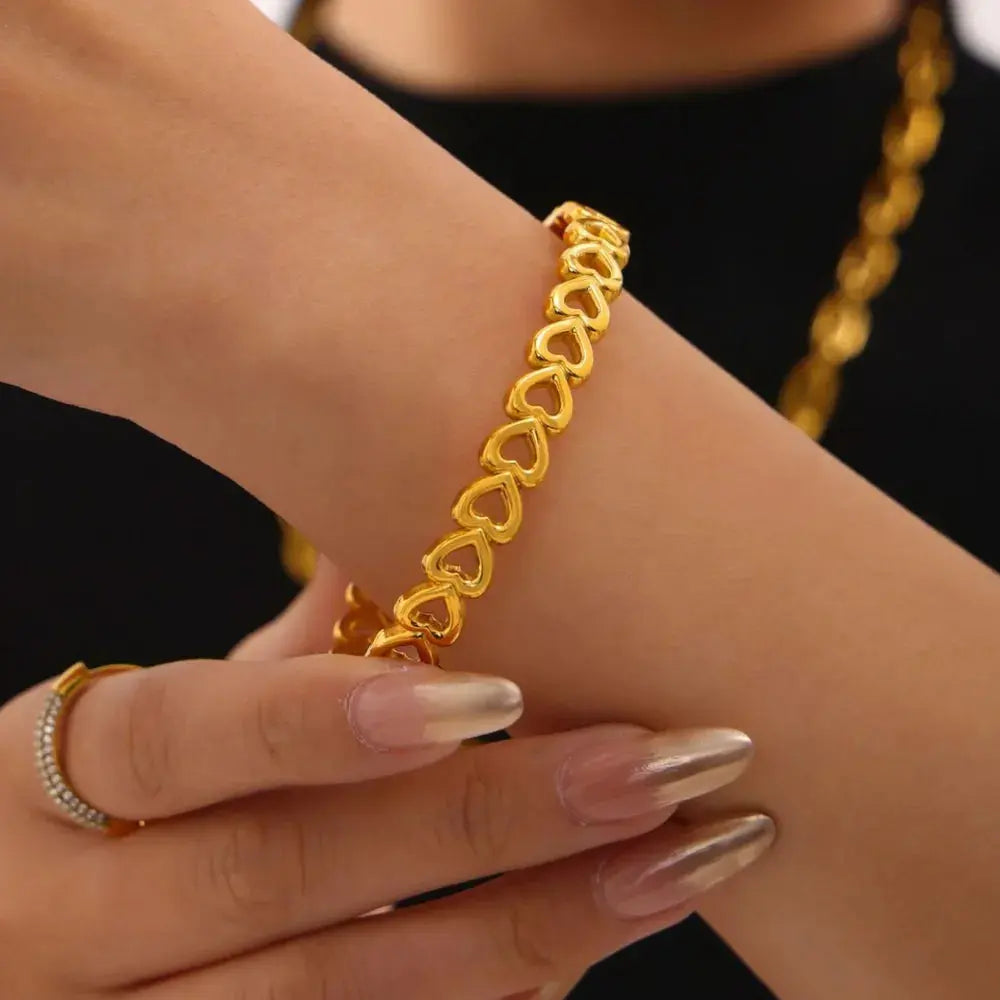 Gold-plated heart bracelet detail