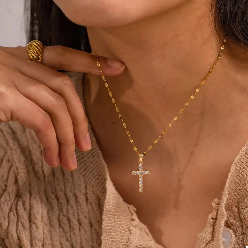 18K gold-plated cross pendant necklace from Vicsxox