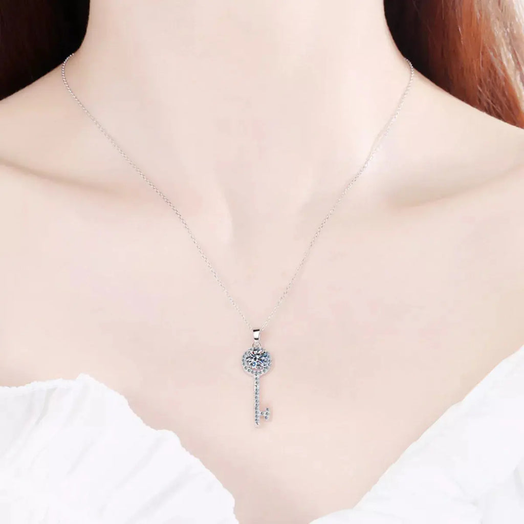 Close-up of key pendant with Moissanite stone Vicsxox.com