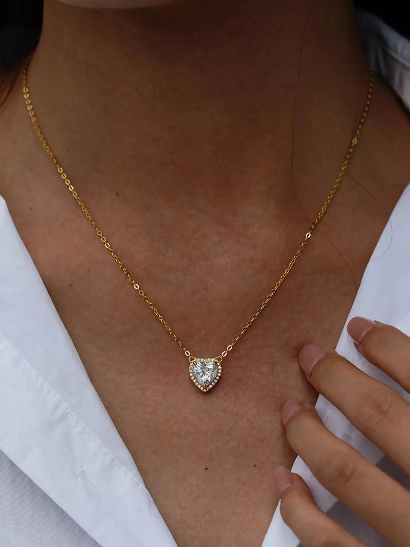 2 carat gold-plated moissanite heart necklace from Vicsxox