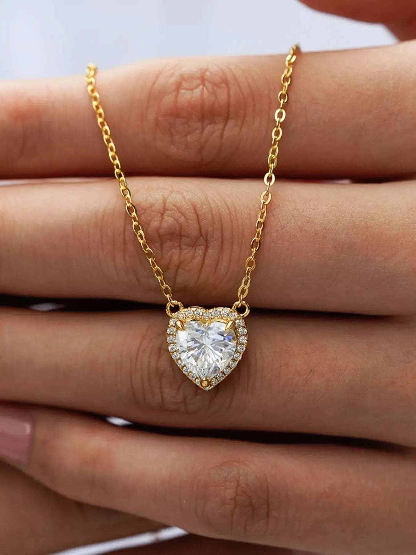 2 Carat 18K Gold-Plated Moissanite Heart Necklace Vicsxox.com