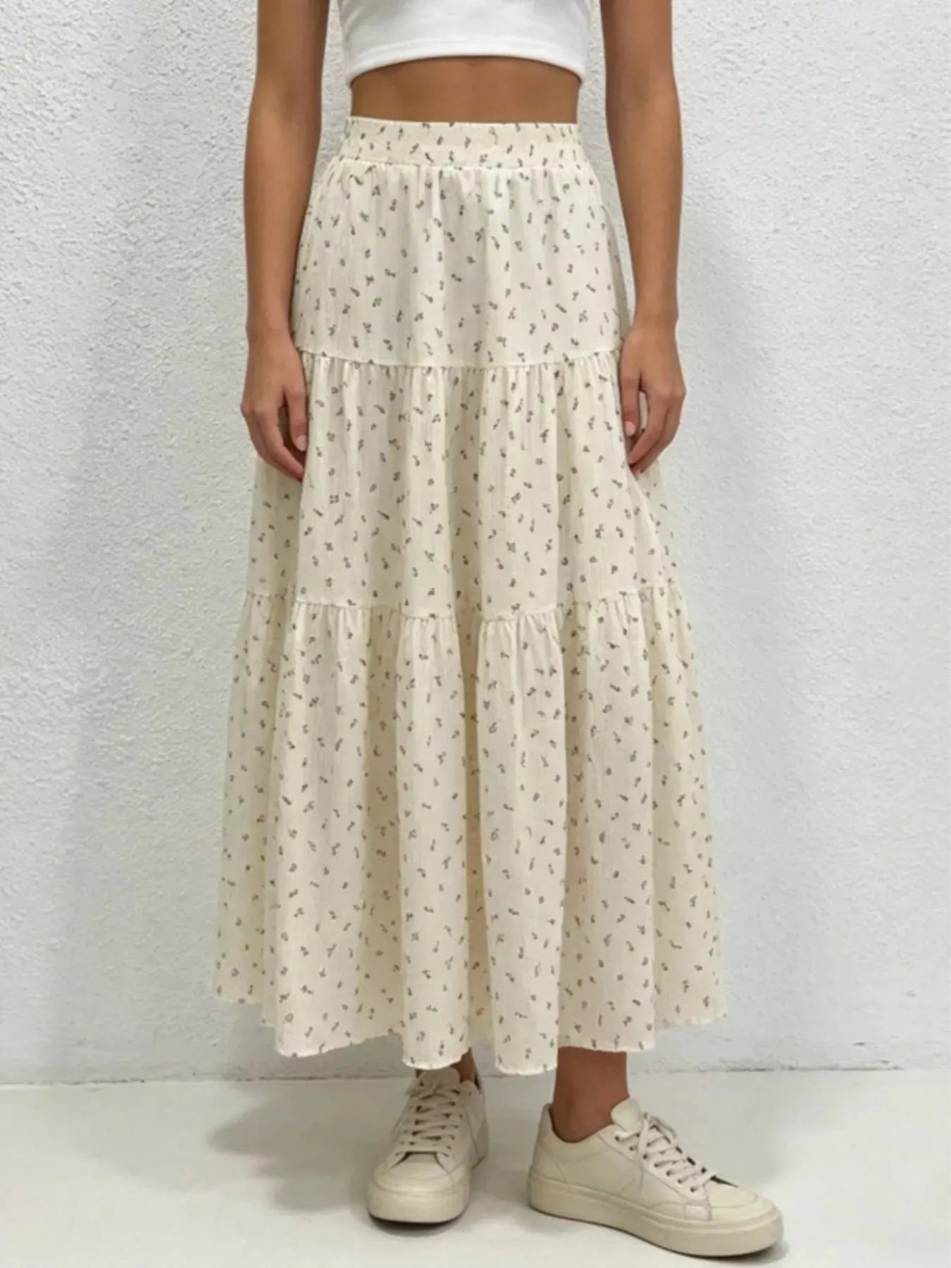 Floral print tiered maxi skirt detail