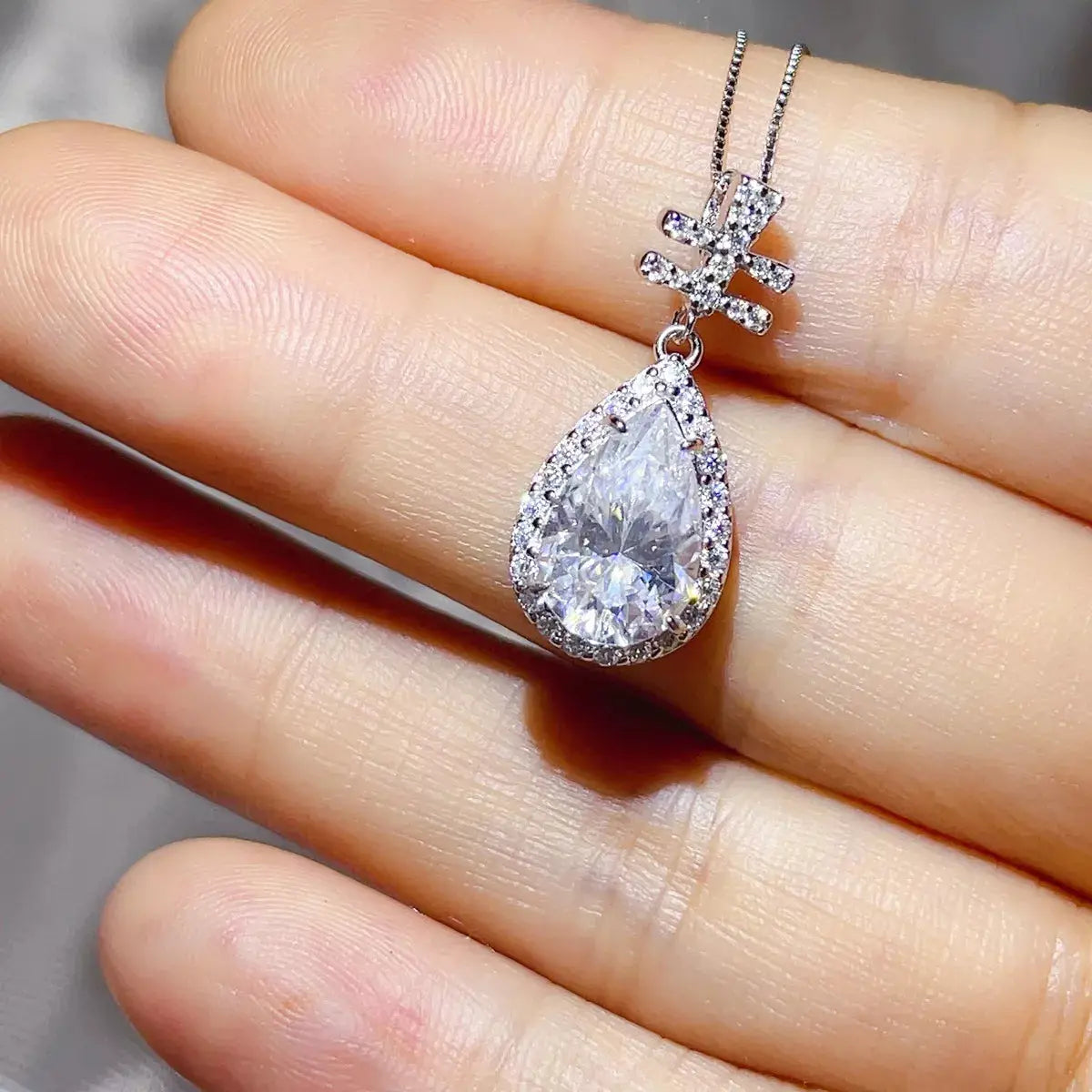 3 carat Moissanite pendant necklace Vicsxox