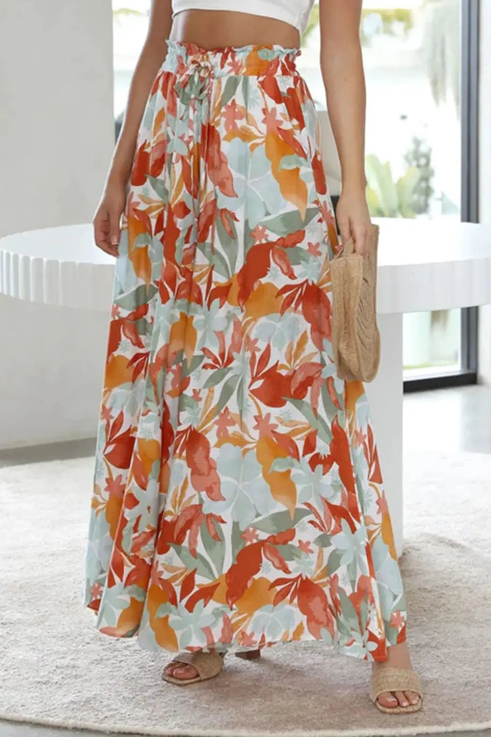 Tied wide leg pants detail