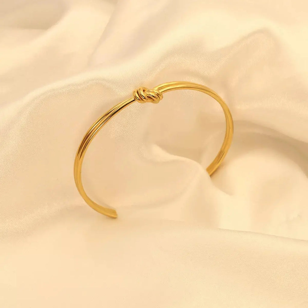 18K gold-plated knot open bracelet from Vicsxox