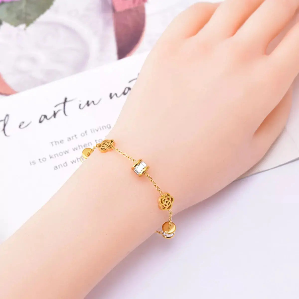 18K gold-plated flower bracelet from Vicsxox