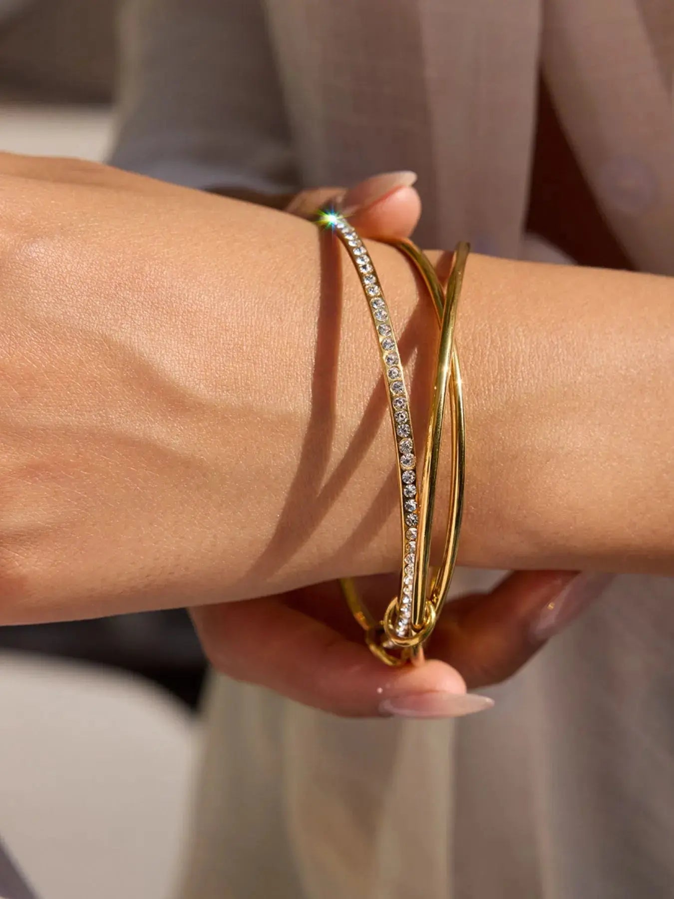 18K gold-plated crossover zircon bracelet from Vicsxox