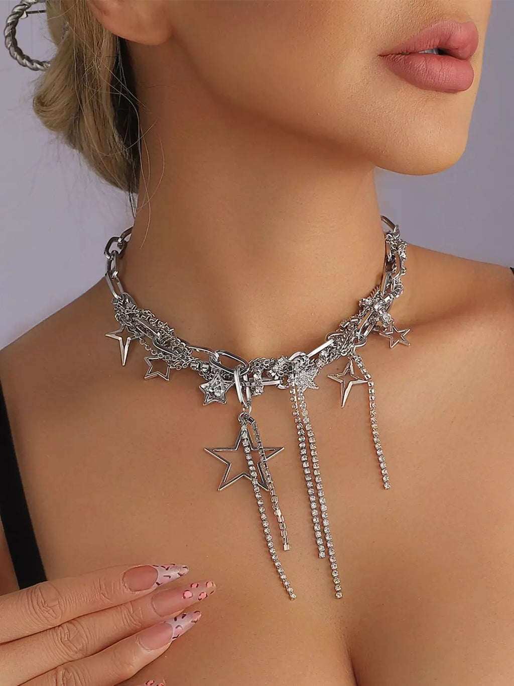 Chunky chain star tassel necklace detail