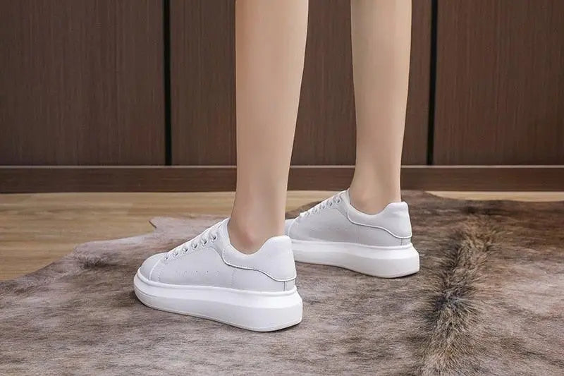Women's Genuine Leather Platform Sneakers – Lace-Up Comfort Walking Shoes | White & Black, EU 35–40 Vicsxox.com