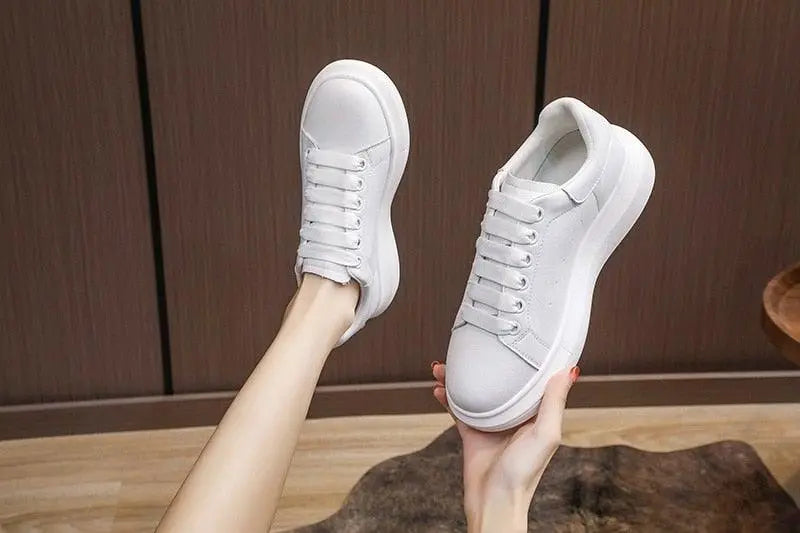 Women's Genuine Leather Platform Sneakers – Lace-Up Comfort Walking Shoes | White & Black, EU 35–40 Vicsxox.com