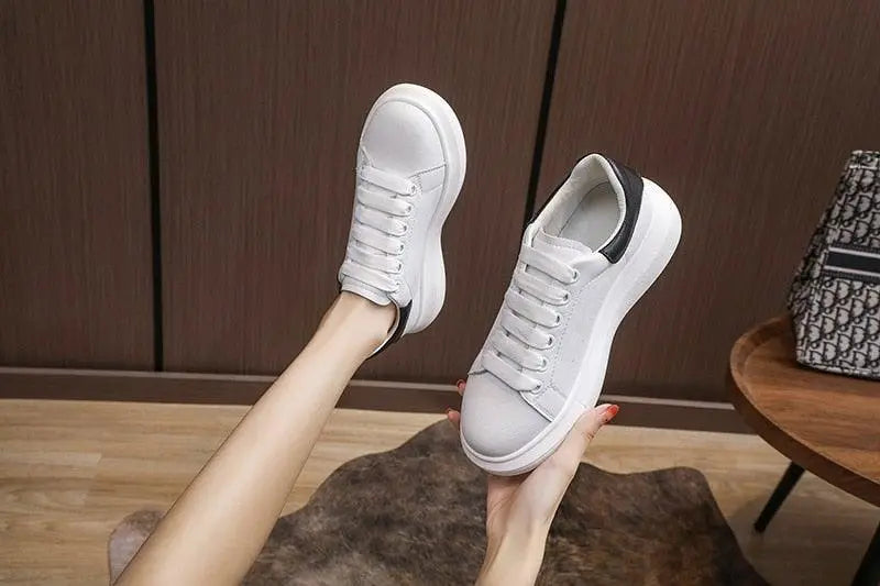 Women's Genuine Leather Platform Sneakers – Lace-Up Comfort Walking Shoes | White & Black, EU 35–40 Vicsxox.com