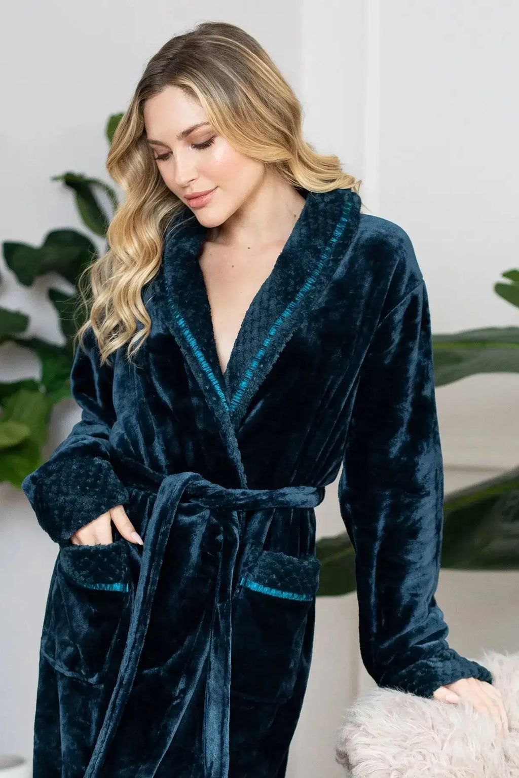 Women's Ultra Soft Plush Bathrobe Vicsox.com