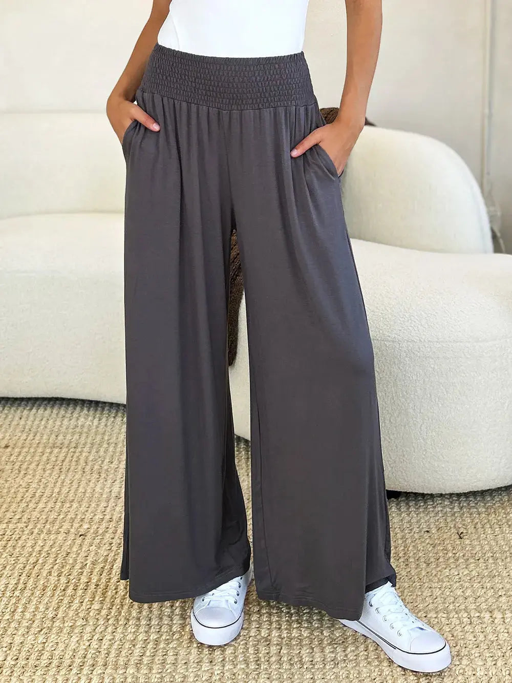 Smocked wide waistband pants detail