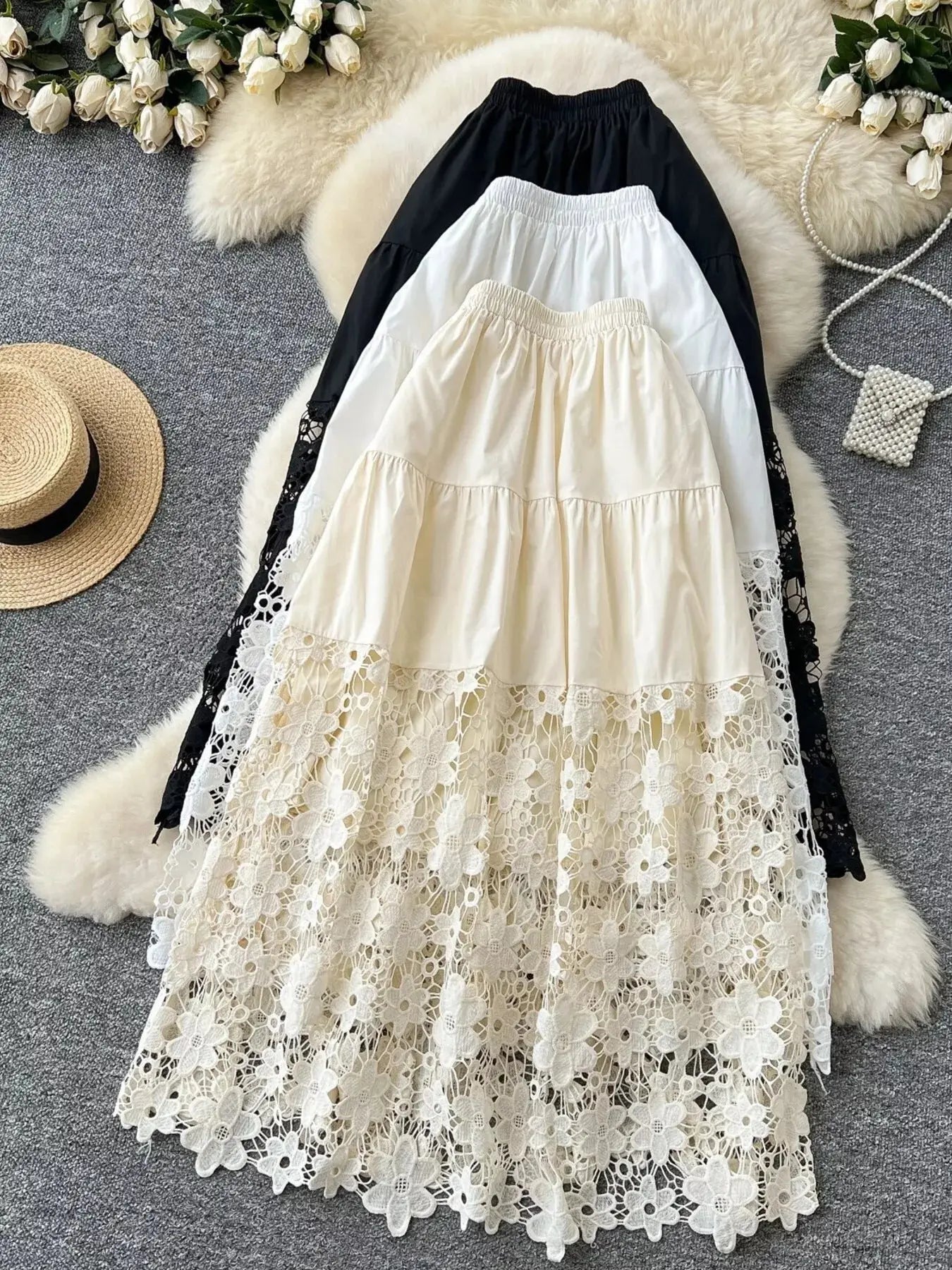 Lace tiered elastic waist skirt detail