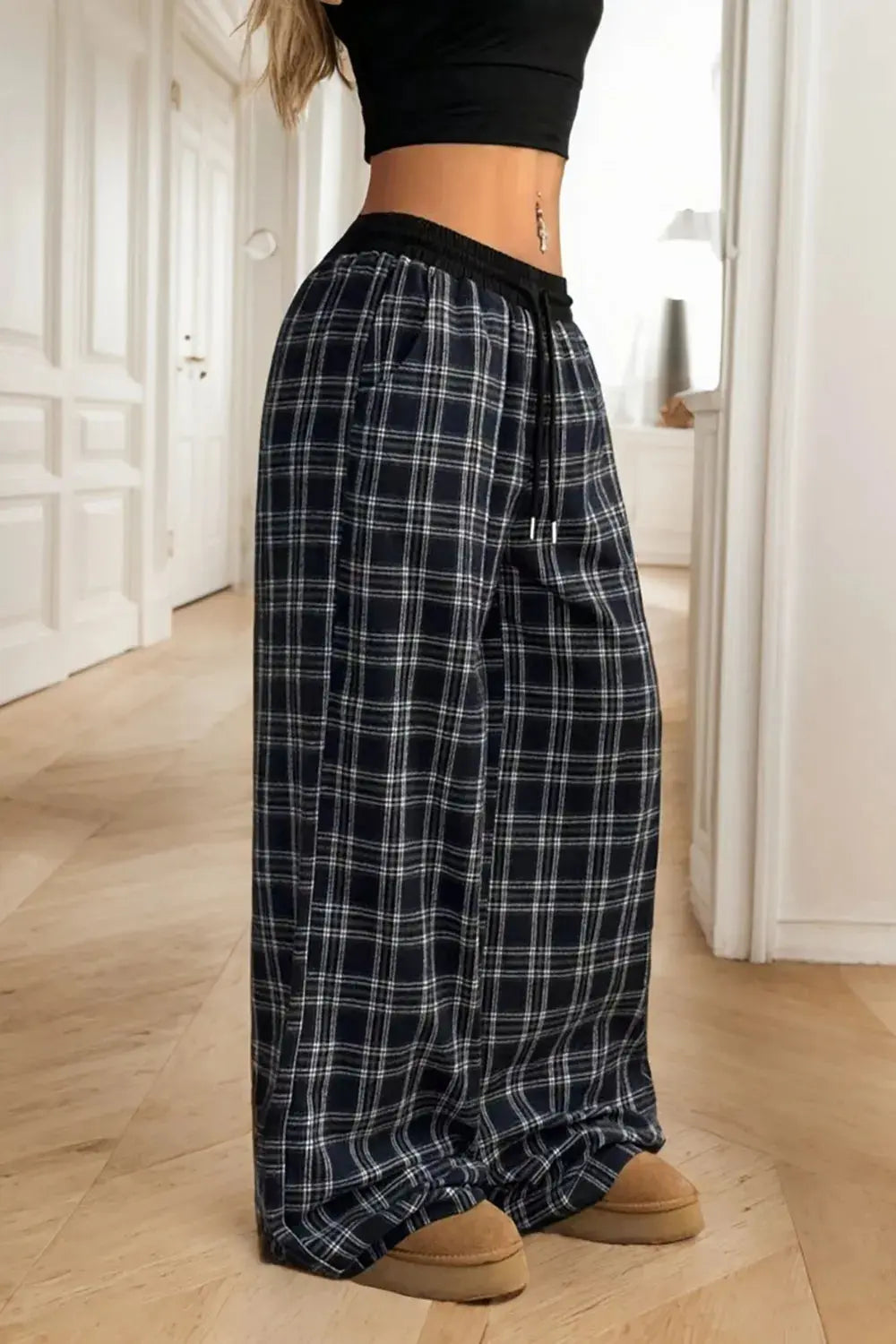 Plaid wide leg pants detail