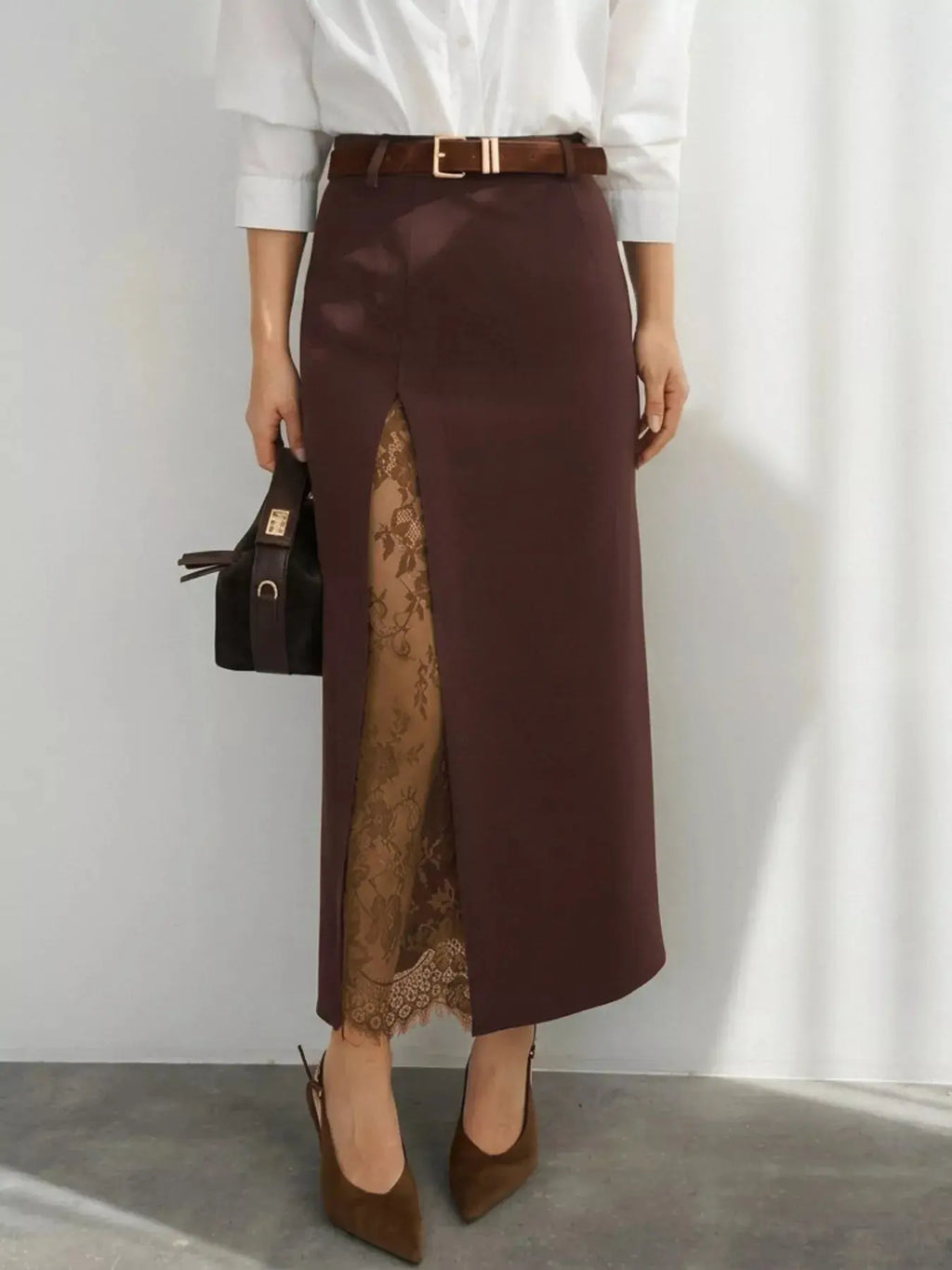 Lace-trimmed a-line skirt detail