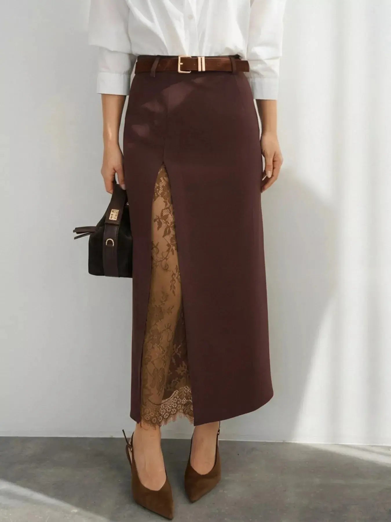 Lace-trimmed a-line skirt detail