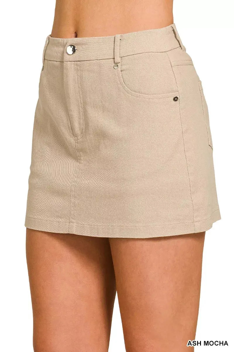 Cotton twill lined mini skirt detail
