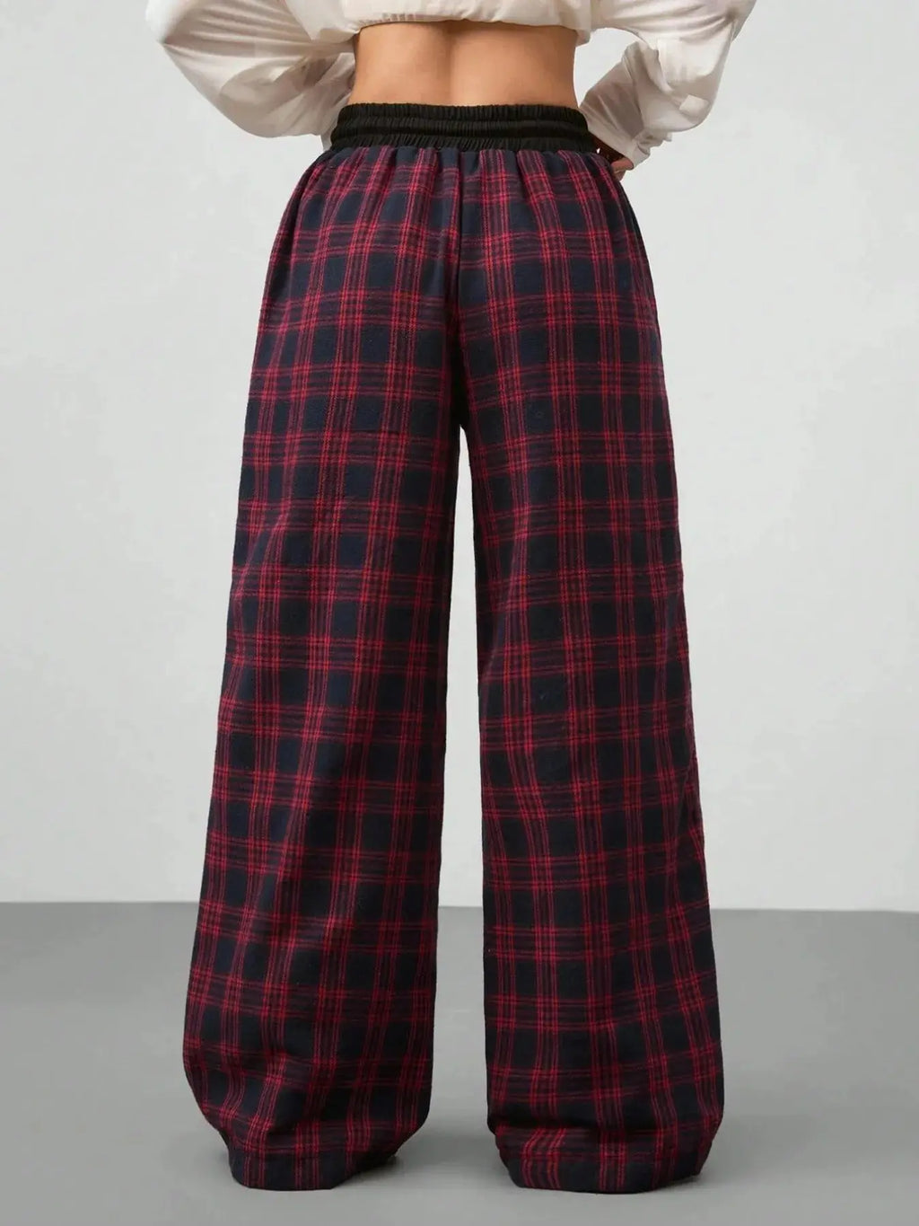 Plaid drawstring wide leg pants detail