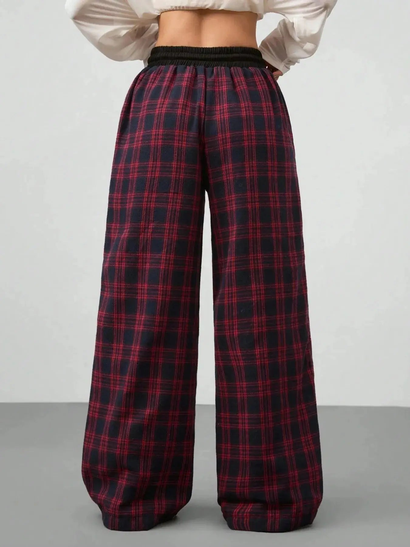 Plaid drawstring wide leg pants detail