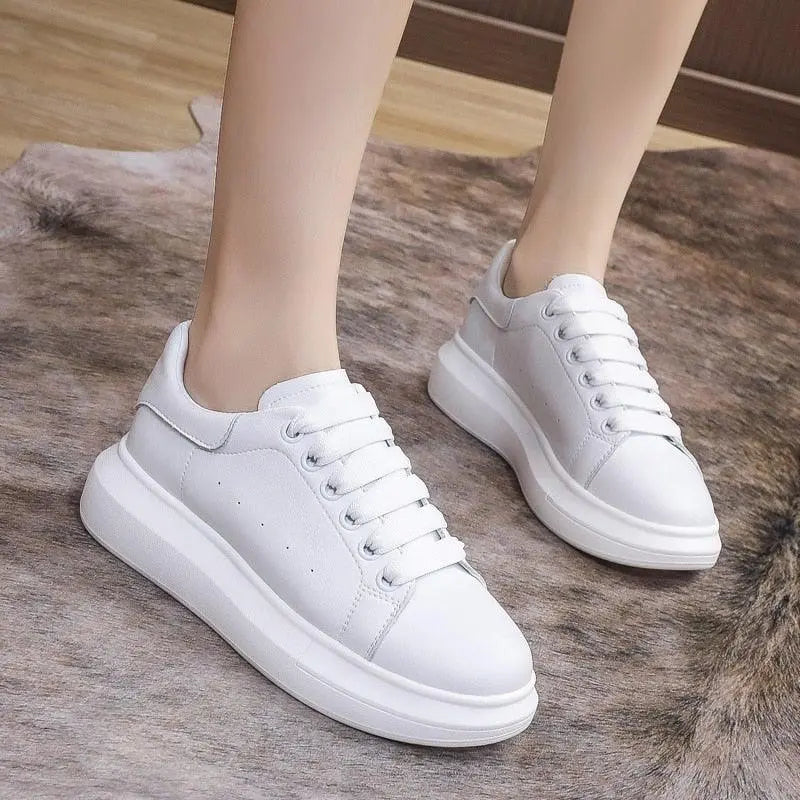 Women's Genuine Leather Platform Sneakers – Lace-Up Comfort Walking Shoes | White & Black, EU 35–40 Vicsxox.com
